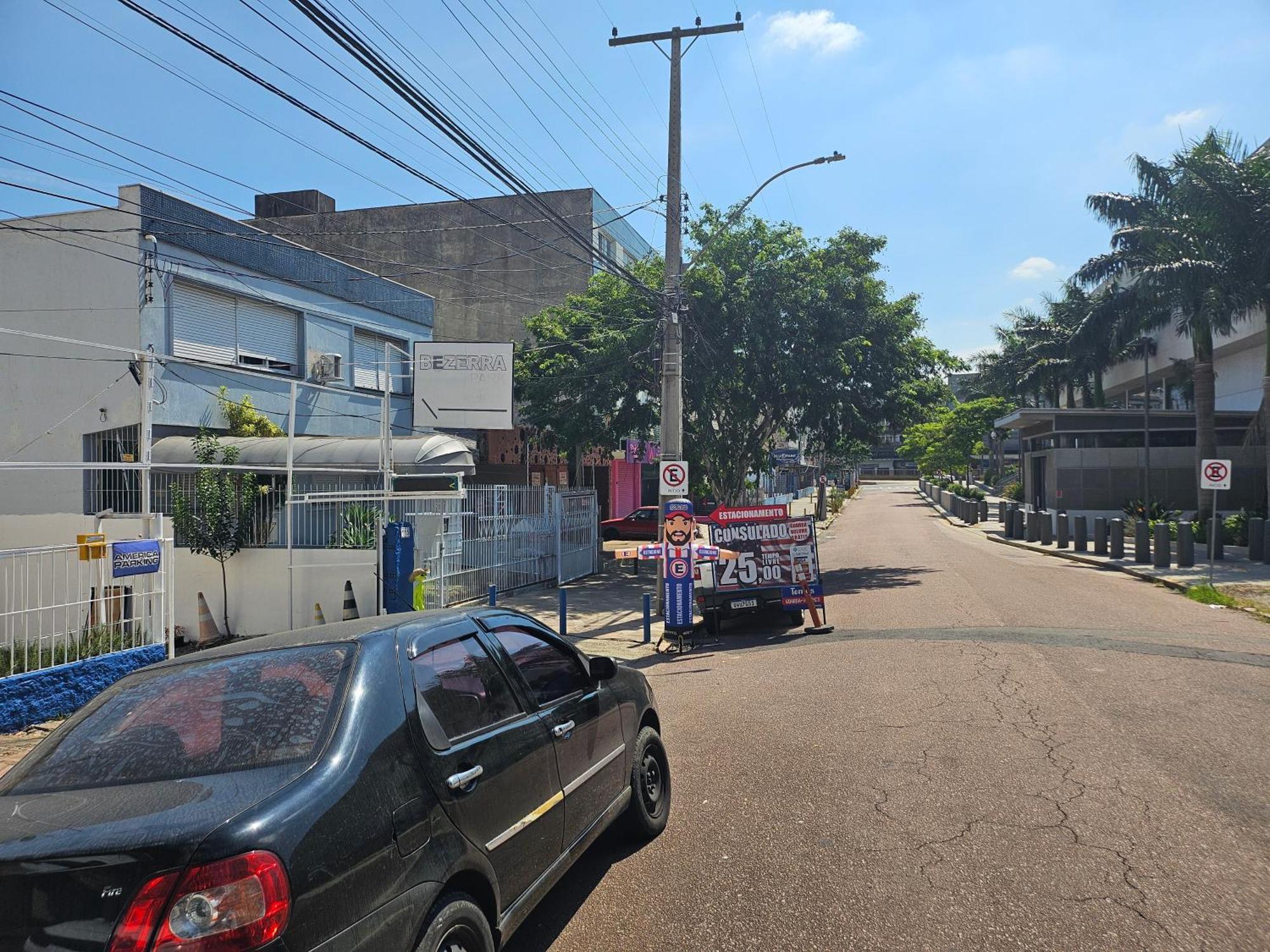 Consulado Americano Apartamento 50 Metros Da Entrada Para Visto Consulado Eua Porto Alegre Com Garagem Exterior foto